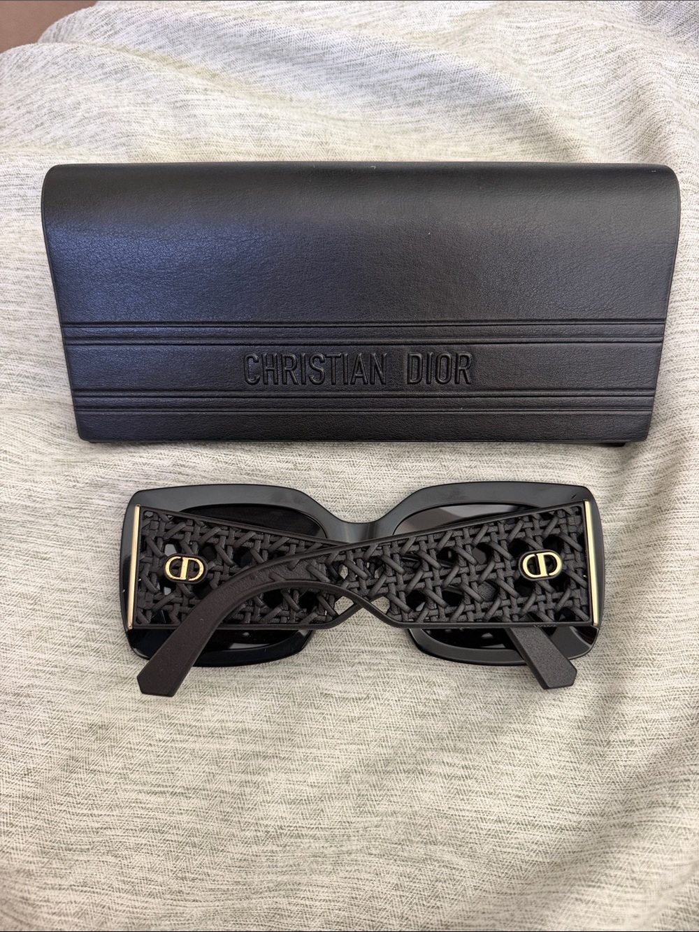 😎 DIOR Verydior S1I Black Cannage Sunglasses CD001981 1100L1 54-19 - Picture 2 of 8